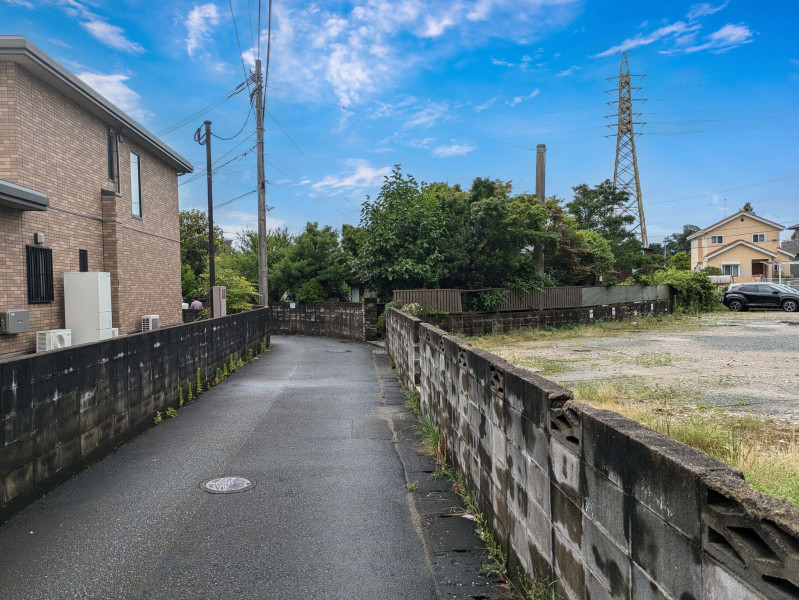 大野城市上大利、土地の前面道路を含む現地写真画像です