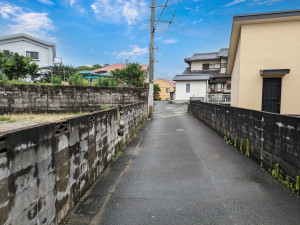 大野城市上大利、土地の前面道路を含む現地写真画像です