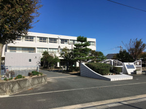 久留米市三潴町壱町原、中古一戸建ての中学校画像です