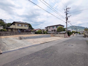 宗像市葉山、土地の前面道路を含む現地写真画像です