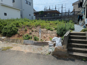 糟屋郡粕屋町花ヶ浦、土地の前面道路を含む現地写真画像です