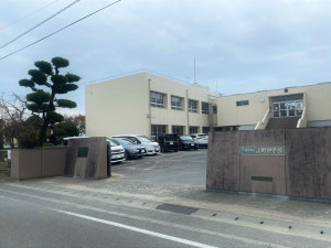 久留米市北野町大城、中古一戸建ての中学校画像です