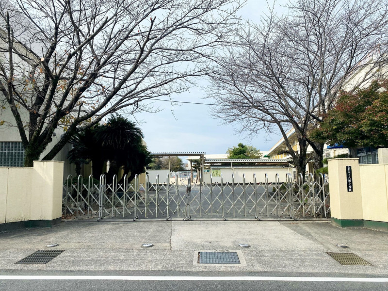 久留米市北野町大城、中古一戸建ての小学校画像です