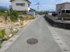 糟屋郡粕屋町駕与丁、土地の前面道路を含む現地写真画像です