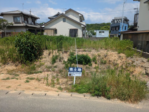 糟屋郡粕屋町駕与丁、土地の前面道路を含む現地写真画像です