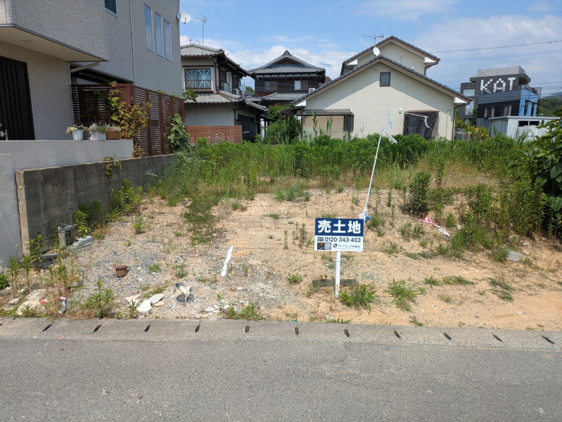 糟屋郡粕屋町駕与丁、土地の前面道路を含む現地写真画像です