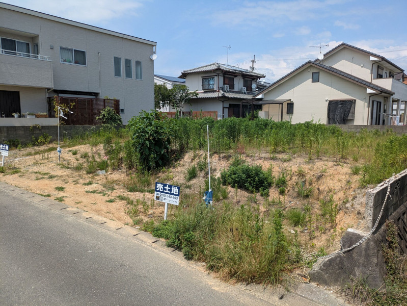 糟屋郡粕屋町駕与丁、土地の前面道路を含む現地写真画像です