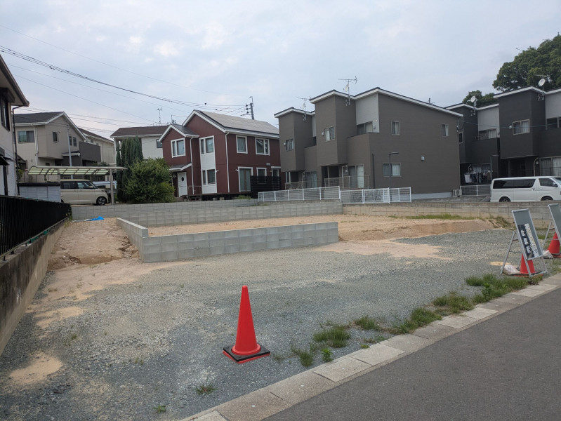 太宰府市坂本、土地の前面道路を含む現地写真画像です
