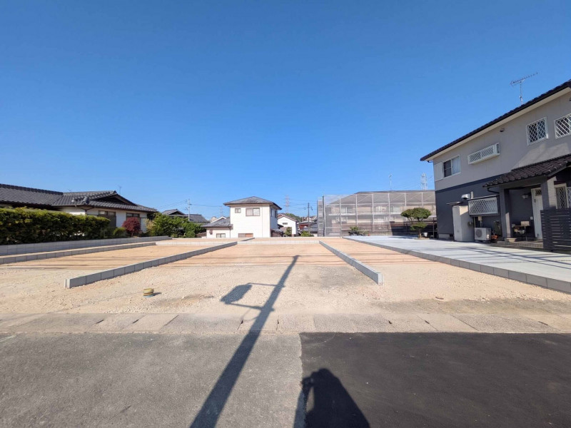 筑紫野市原田、土地の前面道路を含む現地写真画像です