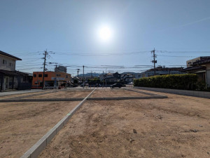 筑紫野市原田、土地の前面道路を含む現地写真画像です