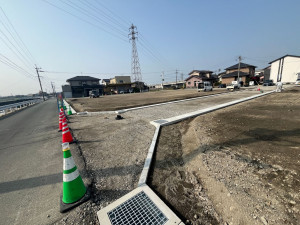 柳川市三橋町蒲船津、新築一戸建ての前面道路を含む現地写真画像です