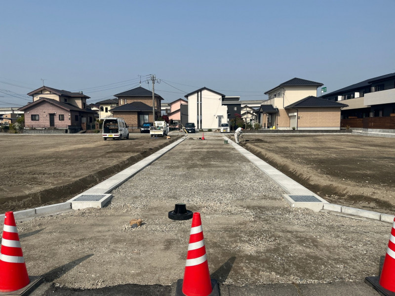 柳川市三橋町蒲船津、新築一戸建ての前面道路を含む現地写真画像です