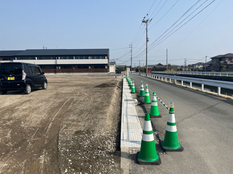 柳川市三橋町蒲船津、新築一戸建ての前面道路を含む現地写真画像です