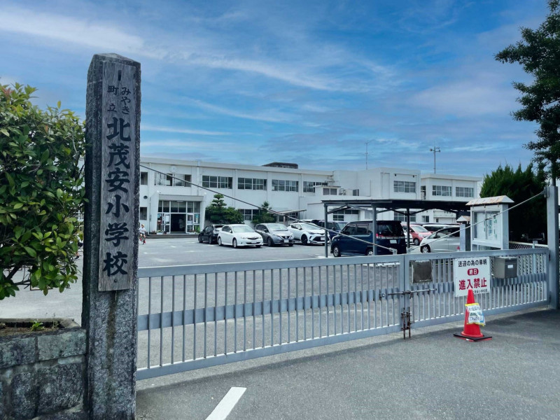 三養基郡みやき町大字江口、土地の小学校画像です