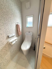 久留米市梅満町、中古一戸建てのトイレ画像です