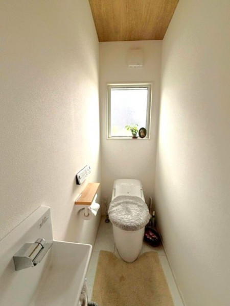 久留米市梅満町、中古一戸建てのトイレ画像です