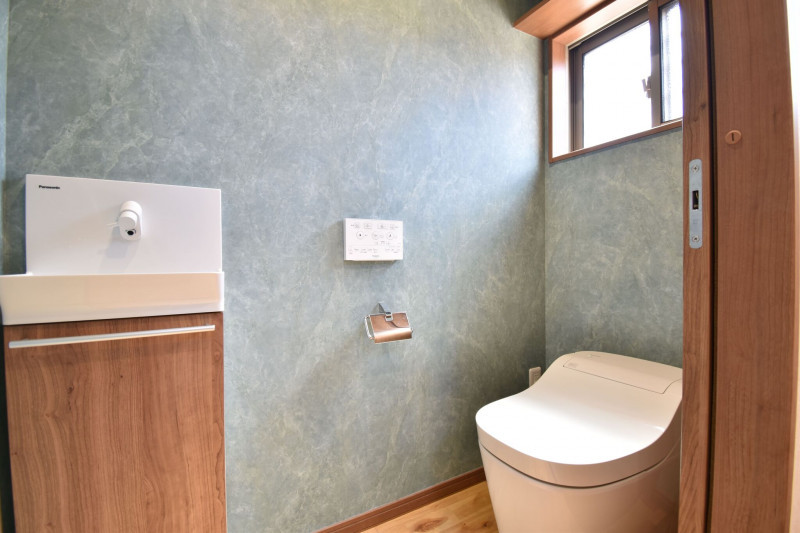 久留米市梅満町、中古一戸建てのトイレ画像です