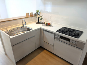 福岡市早良区昭代、マンションのキッチン画像です