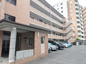 福岡市早良区昭代、マンションの外観画像です