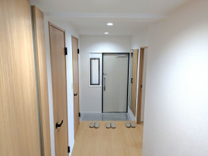 福岡市早良区昭代、マンションの玄関画像です