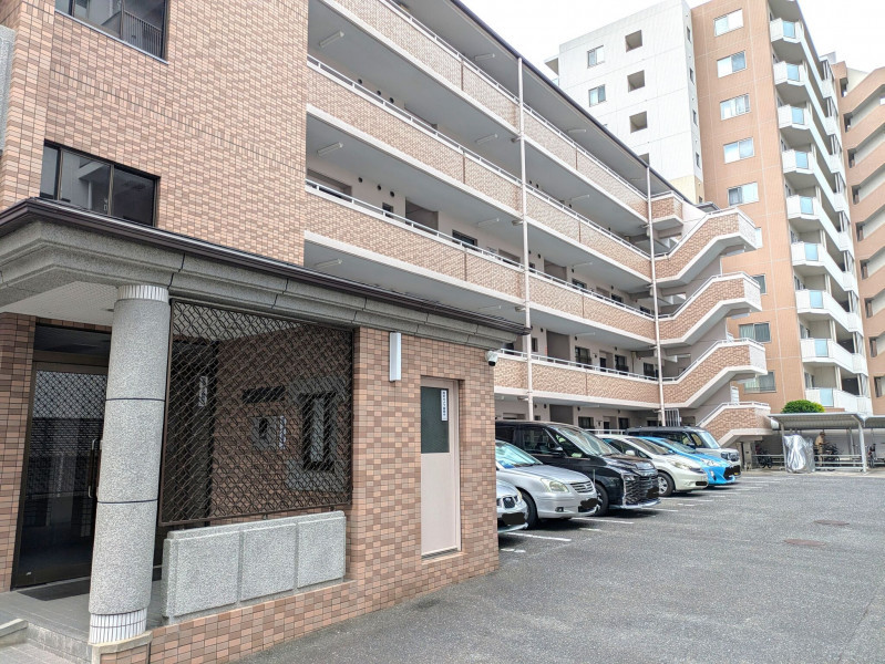 福岡市早良区昭代、マンションの外観画像です