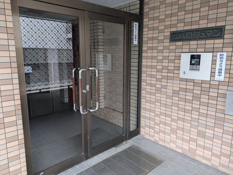 福岡市早良区昭代、マンションのエントランス画像です