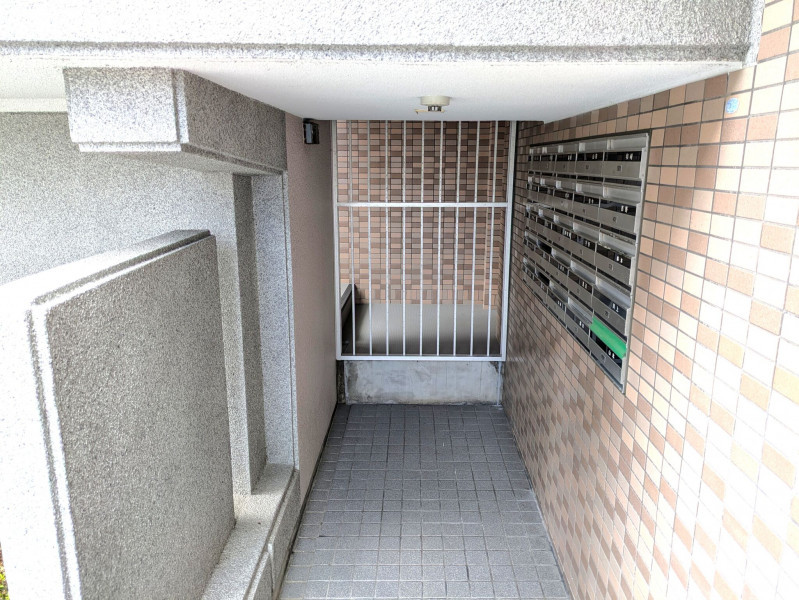 福岡市早良区昭代、マンションのエントランス画像です