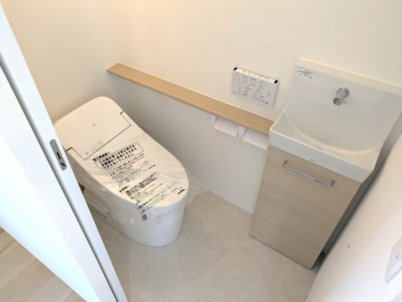 大野城市乙金、新築一戸建てのトイレ画像です