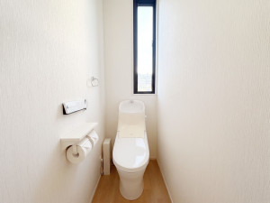 佐賀市木原、中古一戸建てのトイレ画像です