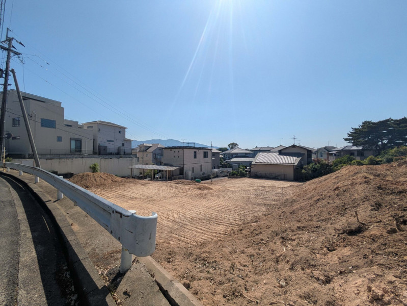 福岡市南区若久、土地の前面道路を含む現地写真画像です