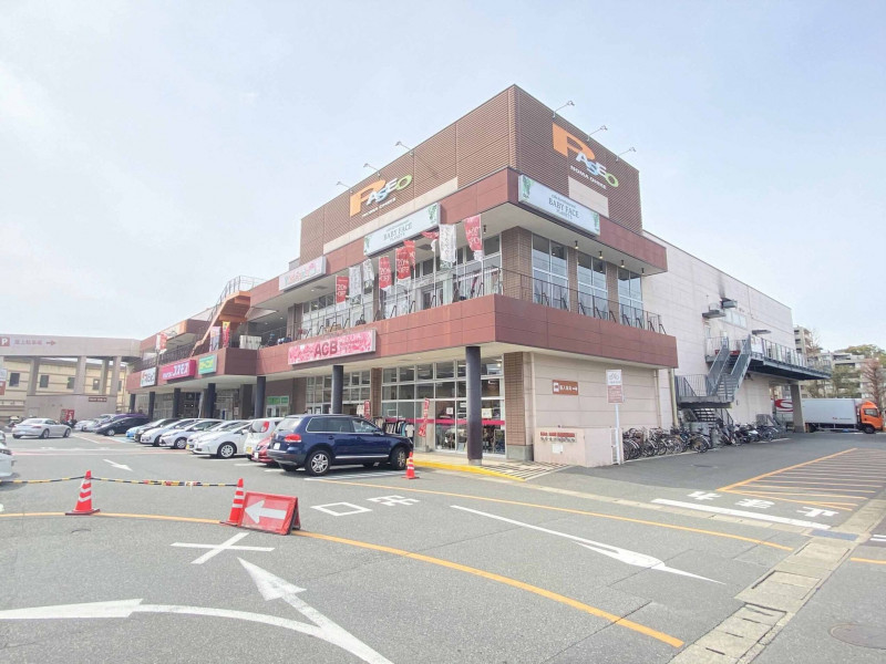 福岡市南区若久、土地のショッピングセンター画像です