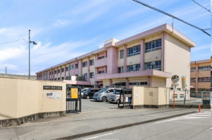 久留米市津福本町、新築一戸建ての小学校画像です