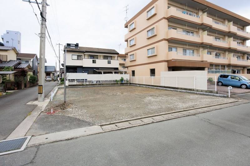 久留米市津福今町、新築一戸建ての前面道路を含む現地写真画像です