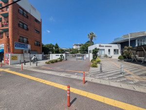 福岡市西区姪浜駅南、土地の小学校画像です