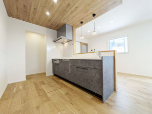 八女市吉田、新築一戸建てのキッチン画像です