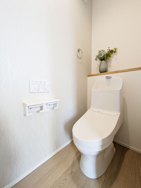 八女市吉田、新築一戸建てのトイレ画像です