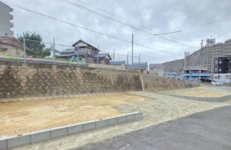 福津市中央、新築一戸建ての前面道路を含む現地写真画像です