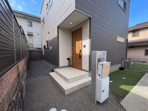 糟屋郡宇美町四王寺坂、中古一戸建ての玄関画像です