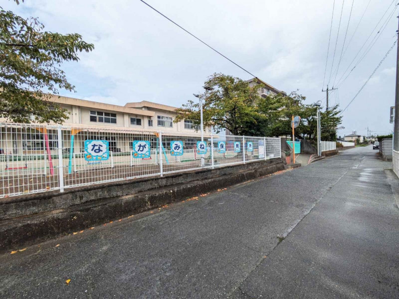 八女市吉田、新築一戸建ての幼稚園・保育園画像です