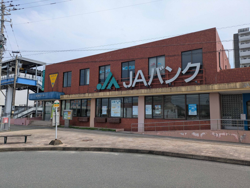 糸島市、新築一戸建ての銀行画像です