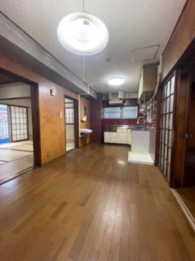 刈谷市南桜町２丁目、マンションの居間画像です