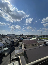 刈谷市一ツ木町菰のマンションの画像です