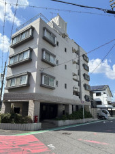 刈谷市一ツ木町菰のマンションの画像です