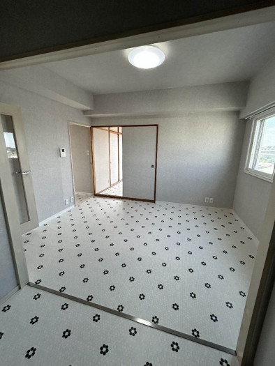 刈谷市一ツ木町菰のマンションの画像です