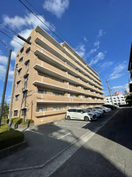 徳島市佐古一番町のマンションの画像です