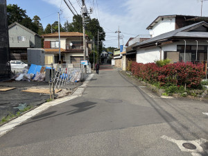 武蔵村山市中央、土地の前面道路を含む現地写真画像です