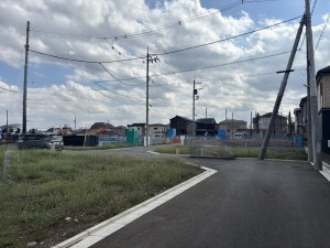 武蔵村山市三ツ木、土地の前面道路を含む現地写真画像です