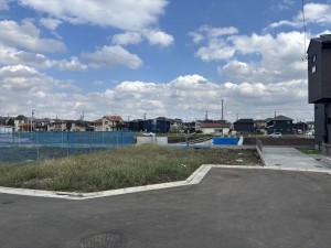 武蔵村山市三ツ木、土地の前面道路を含む現地写真画像です