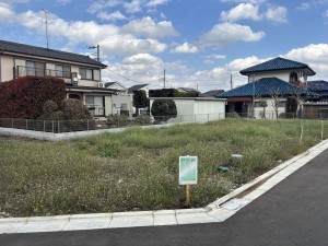 武蔵村山市三ツ木、土地の前面道路を含む現地写真画像です