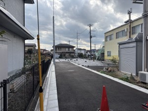 武蔵村山市三ツ木、土地の前面道路を含む現地写真画像です